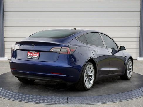 Used 2022 Tesla Model 3 Standard Range RWD image 7