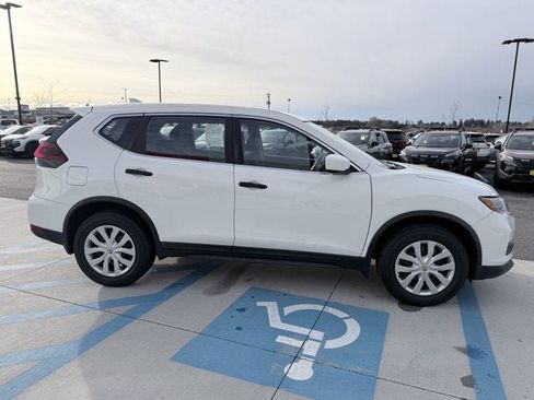 Certified 2019 Nissan Rogue S image 5