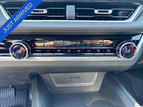 New 2026 Chevrolet Equinox LT w/ Convenience Package II FWD image 19
