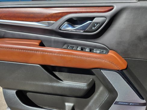 Used 2023 GMC Yukon XL Denali Ultimate image 6