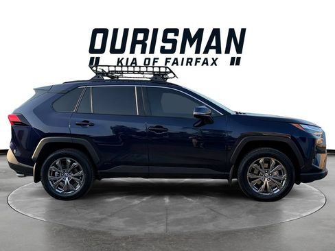 Used 2022 Toyota RAV4 XLE Premium AWD/4WD image 7
