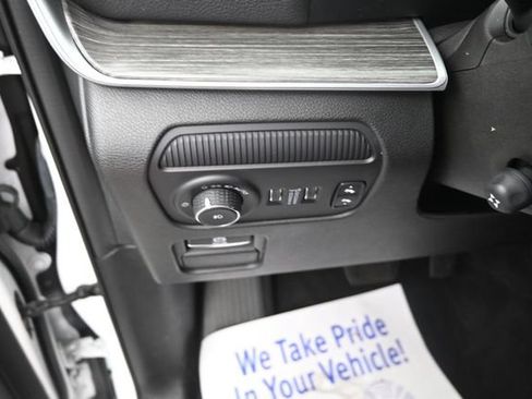 Used 2023 Jeep Wagoneer Series III w/ Preferred Equipment Group AWD/4WD image 31