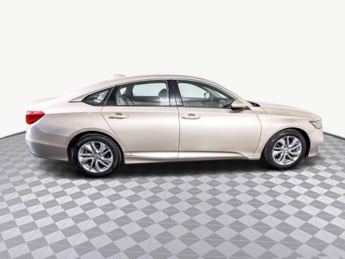 Used 2018 Honda Accord LX image 11