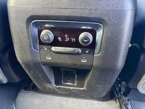 Used 2022 Chevrolet Tahoe Z71 w/ Luxury Package image 15