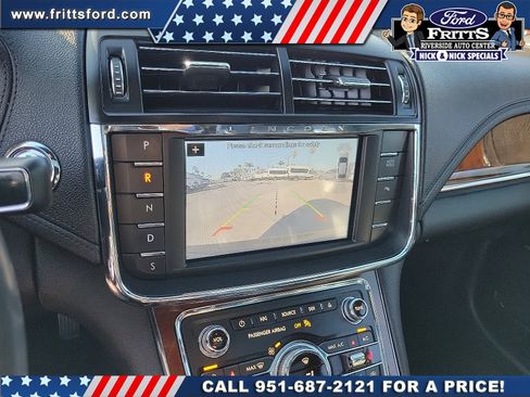 Used 2017 Lincoln Continental Select image 11