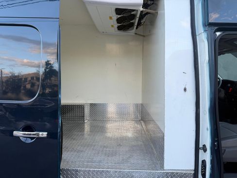 Used 2017 Nissan NV 3500 SL image 20