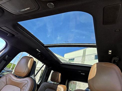 Used 2023 Lincoln Aviator Reserve w/ Equipment Group 201A image 10