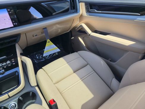 New 2025 Porsche Cayenne image 20