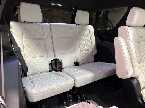 Used 2025 Cadillac Escalade Sport Platinum w/ LPO, ONYX Package image 42