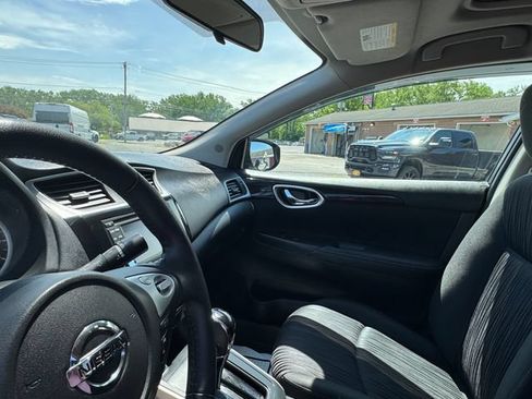 Used 2018 Nissan Sentra SV w/ Premium Package (P01) FWD image 41
