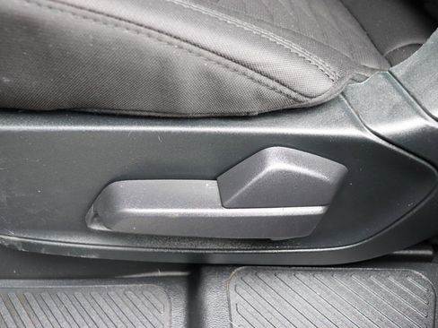 Used 2020 Ford Explorer XLT w/ Comfort Package image 30