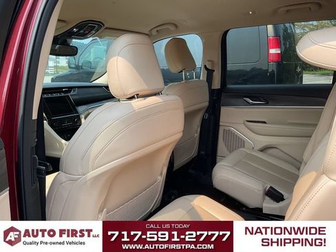 Used 2021 Jeep Grand Cherokee L Limited AWD/4WD image 10