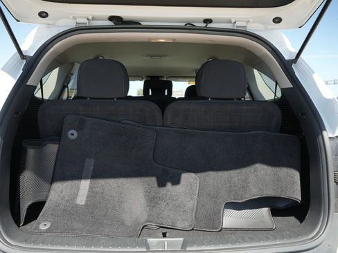 Used 2022 Kia Sorento LX image 12