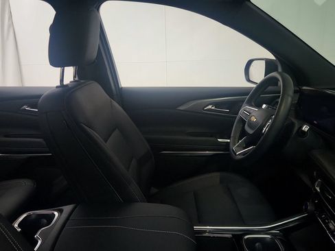 Used 2025 Chevrolet Traverse LT w/ Driver Confidence Package FWD image 29