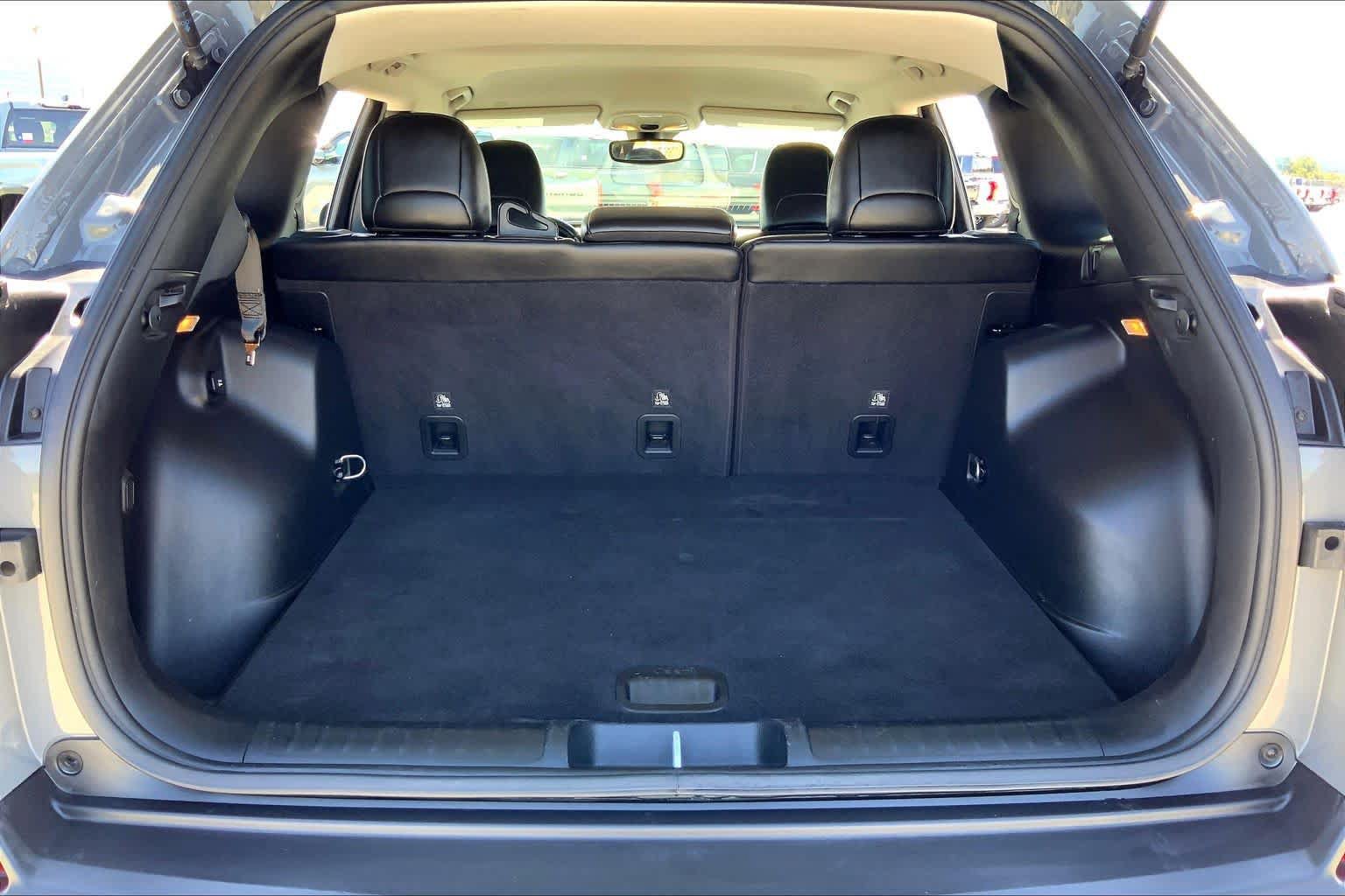 Used 2021 Jeep Cherokee Latitude Plus FWD image 34