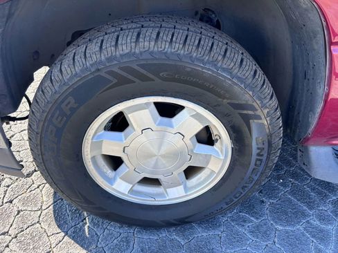 Used 2005 GMC Yukon SLT w/ SLT Preferred Equipment Group image 35