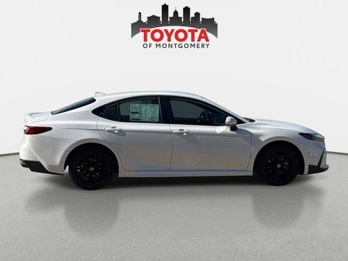 New 2026 Toyota Camry SE image 2