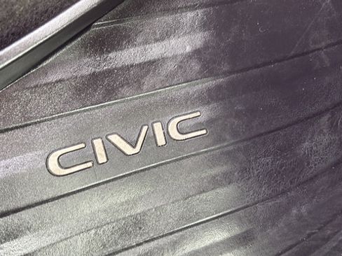 Used 2023 Honda Civic Sport image 9