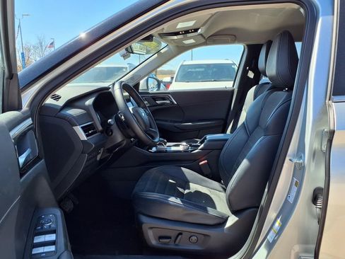 Used 2025 Mitsubishi Outlander SE FWD image 20
