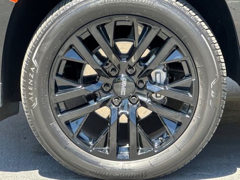 Used 2023 GMC Yukon XL Denali Ultimate AWD/4WD image 39