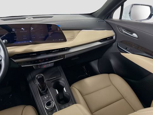 Used 2025 Cadillac XT4 Premium Luxury image 22