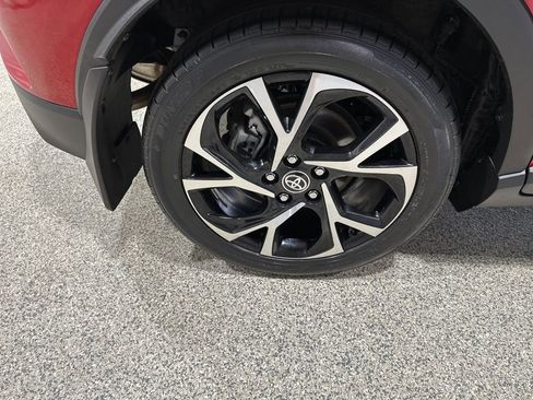 Certified 2022 Toyota C-HR XLE FWD image 18