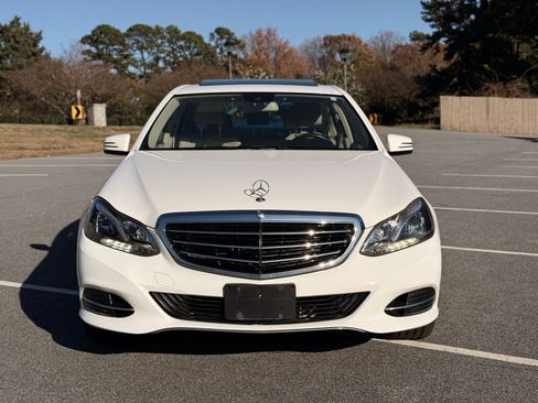 Used 2014 Mercedes-Benz E 350 4MATIC Sedan image 3