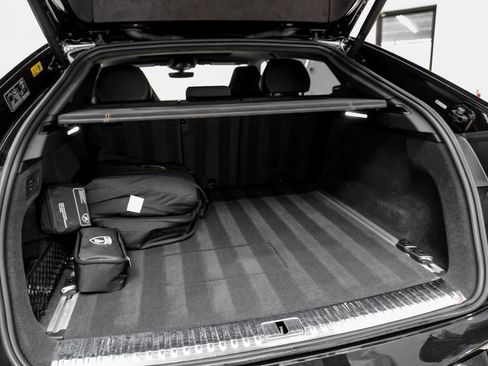 Used 2025 Lamborghini Urus SE image 55