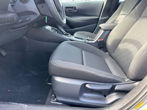 Used 2025 Toyota Corolla LE image 10