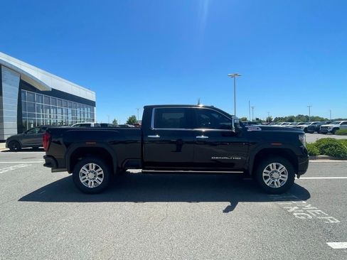 Used 2023 GMC Sierra 2500 Denali w/ Denali Ultimate Package AWD/4WD image 8