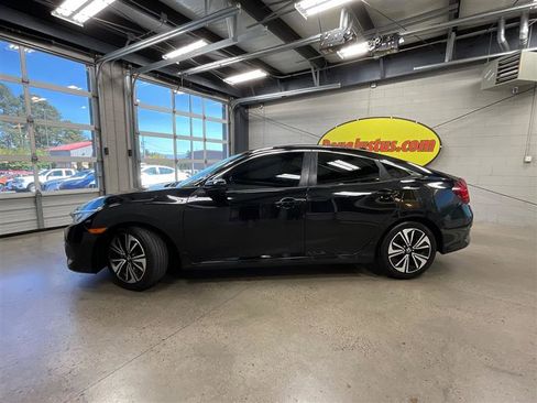 Used 2018 Honda Civic EX-T image 2