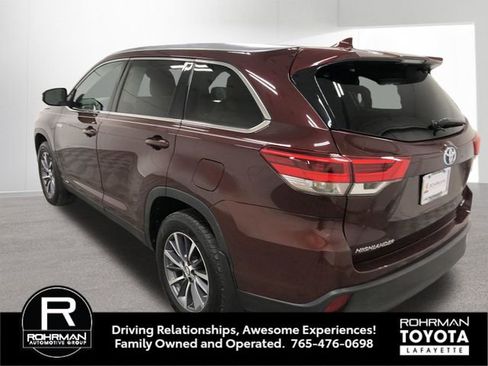 Used 2019 Toyota Highlander XLE image 4