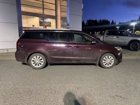 Used 2016 Kia Sedona EX image 2