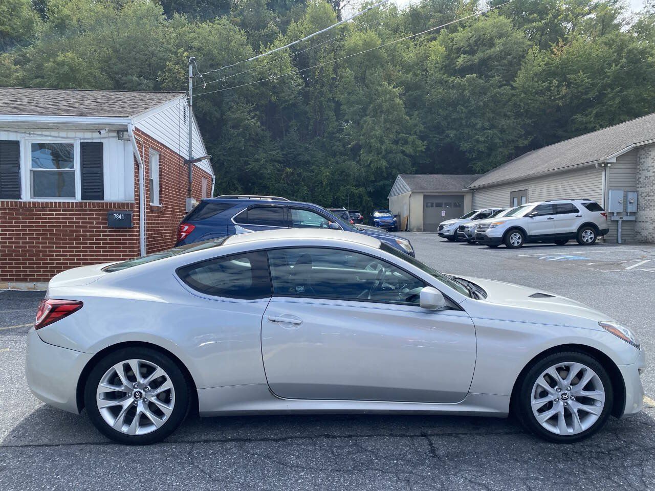 Used 2013 Hyundai Genesis 2.0T RWD image 4