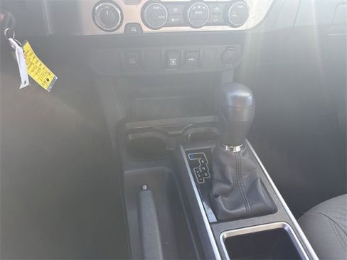Used 2022 Toyota Tacoma SR5 image 20