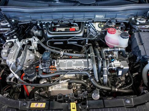 Used 2024 Mercedes-Benz EQB 350 4MATIC SUV image 28