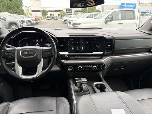 Used 2023 GMC Sierra 1500 SLT w/ SLT Premium Package AWD/4WD image 30