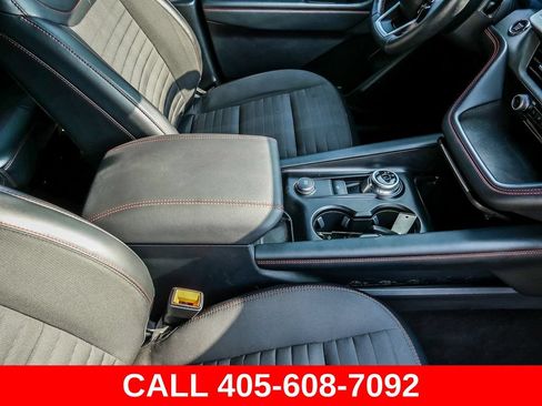 Used 2025 Ford Explorer ST-Line w/ ST-Line Street Pack AWD/4WD image 20