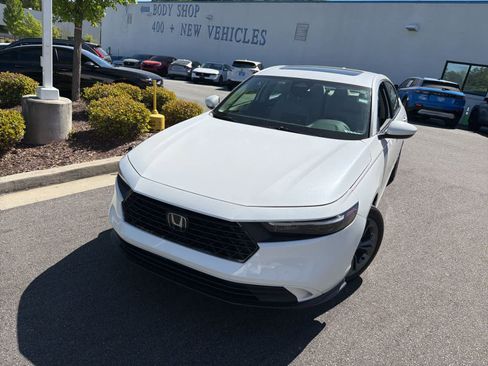 Used 2023 Honda Accord EX image 3