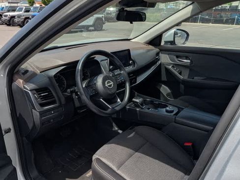 Used 2023 Nissan Rogue SV AWD/4WD image 10