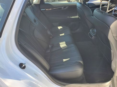 Used 2023 Genesis G80 2.5T image 17