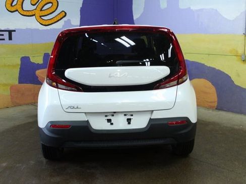 Used 2022 Kia Soul LX w/ Technology Package image 6