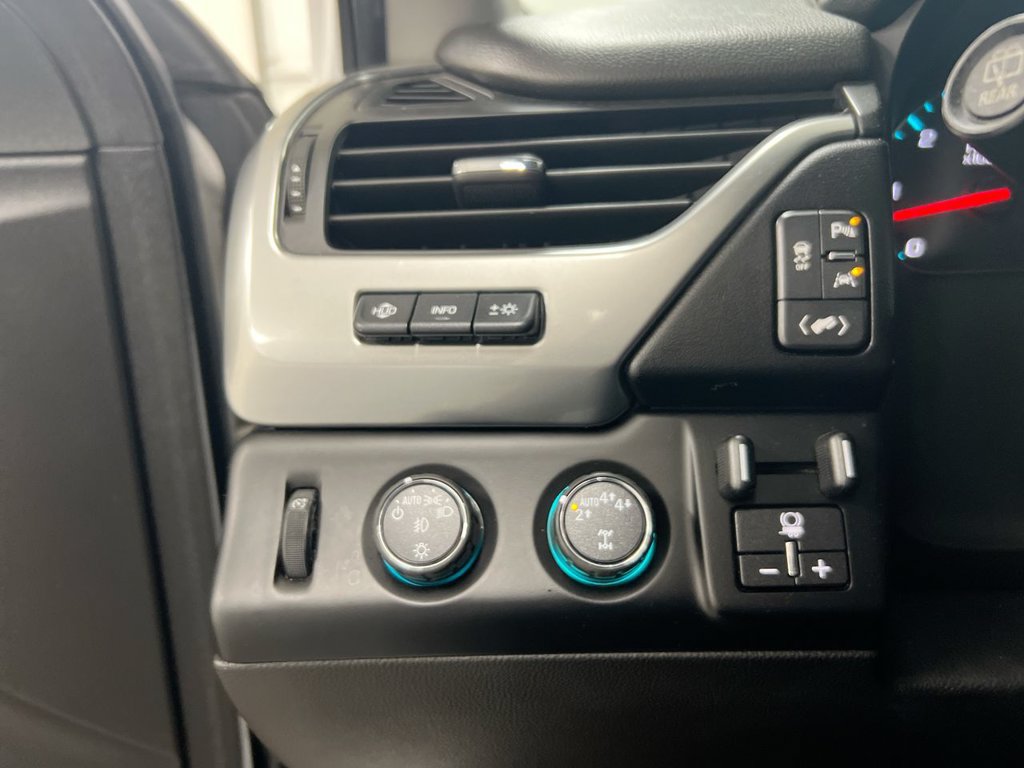 Used 2018 Chevrolet Suburban Premier w/ RST Edition AWD/4WD image 19