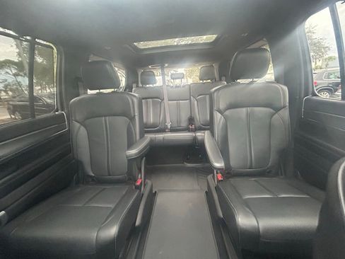 Used 2022 Jeep Wagoneer Series III image 13