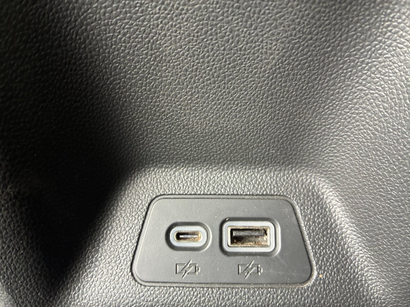 Used 2023 Buick Envision Essence FWD image 16