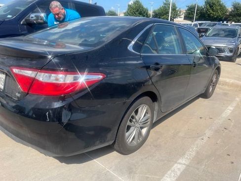 Used 2017 Toyota Camry SE FWD image 5