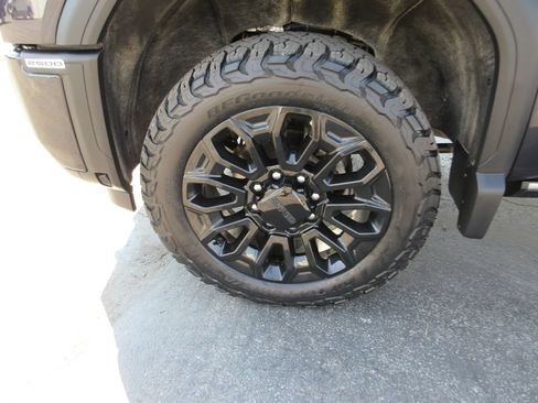 Certified 2024 GMC Sierra 2500 Denali Ultimate AWD/4WD image 15