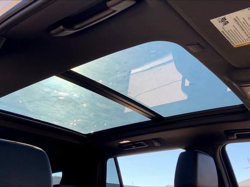 Used 2021 Chevrolet Tahoe Z71 w/ Z71 Signature Package image 13