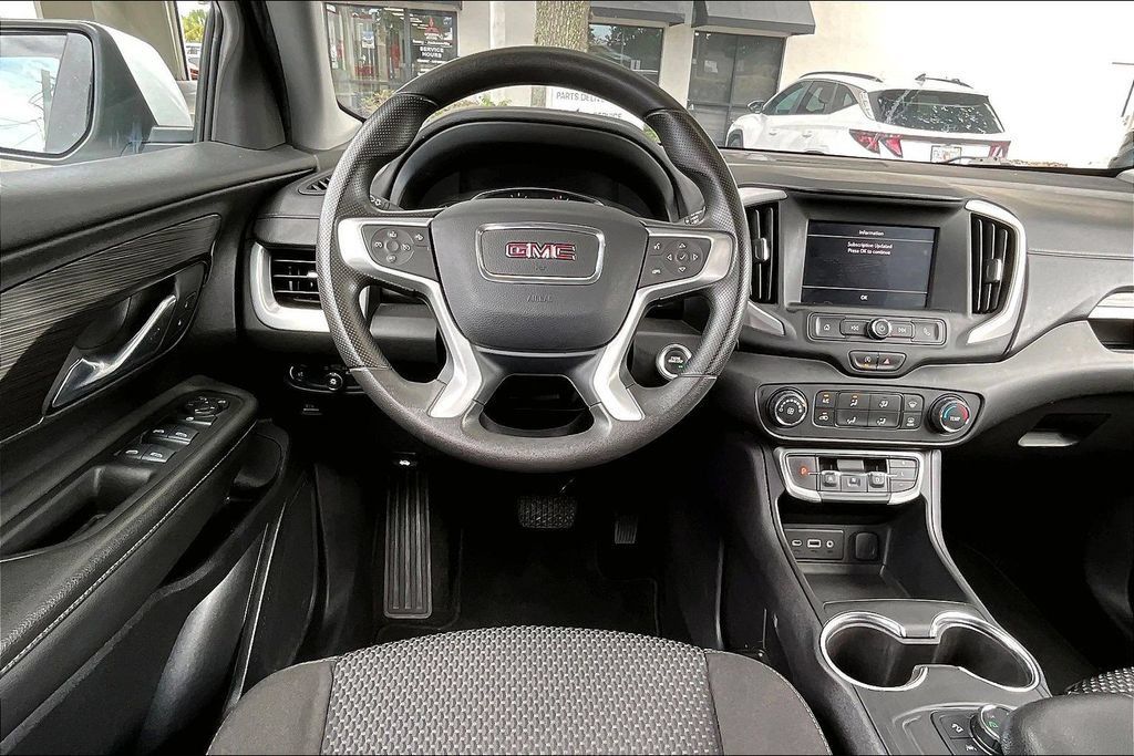 Used 2024 GMC Terrain SLE AWD/4WD image 8