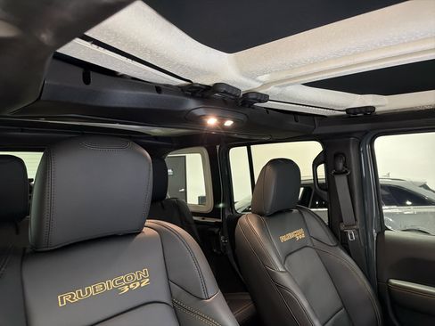 Used 2025 Jeep Wrangler Unlimited Rubicon 392 image 33